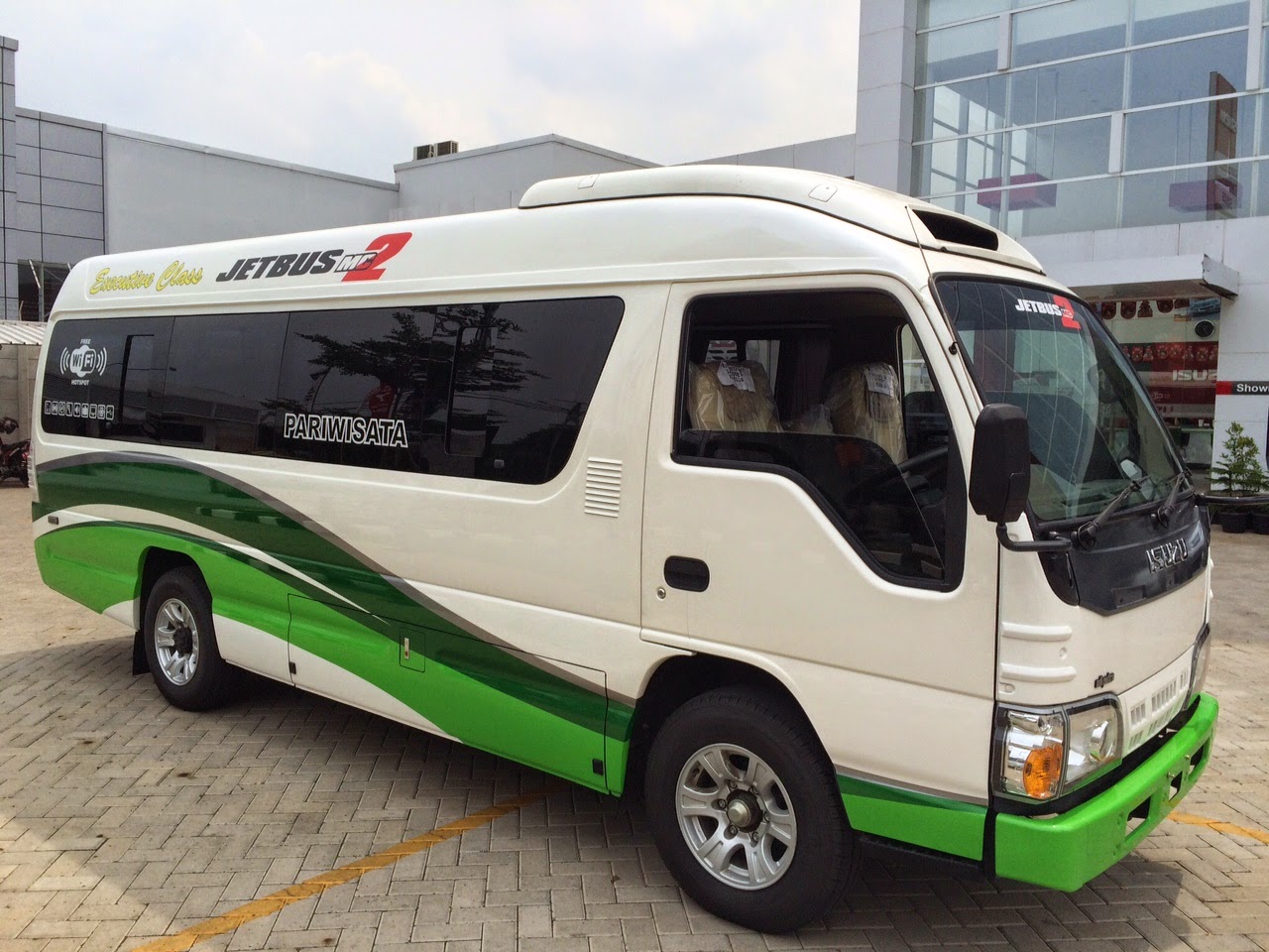 72 Gambar  Modifikasi Mobil  Bus  Termewah  Terlengkap Motor 